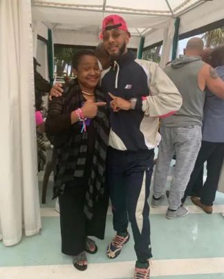 Sharon Burke dan Swizz Beatz
