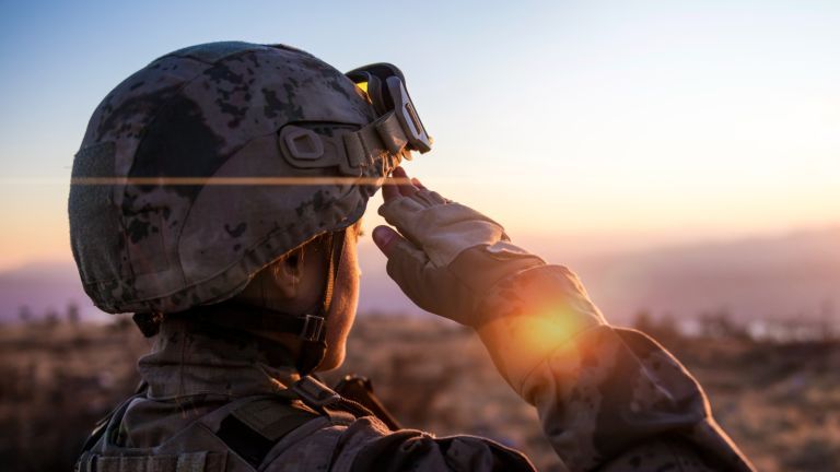 La Marina finalmente nombra a su primera especialista en guerra, y el entrenamiento no fue una broma.