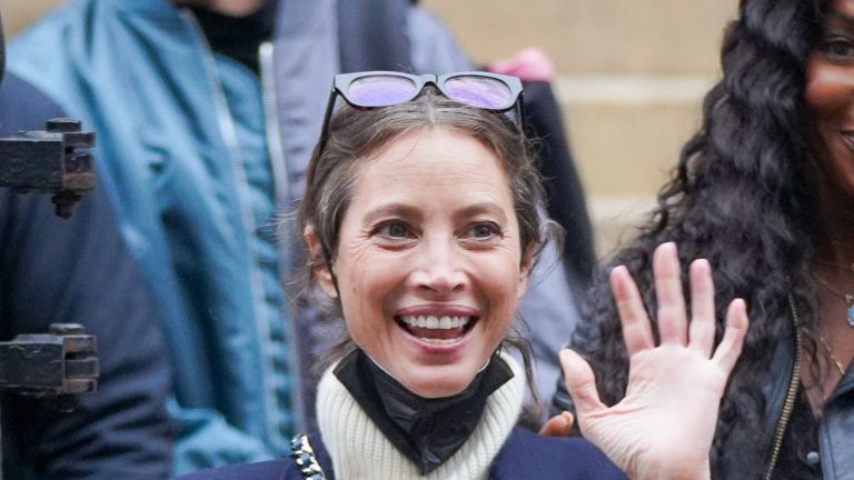 Christy Turlington Burns je v času pandemije Covid-19 delila prednosti obnove svoje vsakodnevne prakse joge (Foto Marc Piasecki/GC Images)
