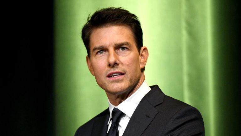 Tom Cruise spricht auf der Bühne während der 10th Annual Lumiere Awards in den Warner Bros. Studios am 30. Januar 2019 in Burbank