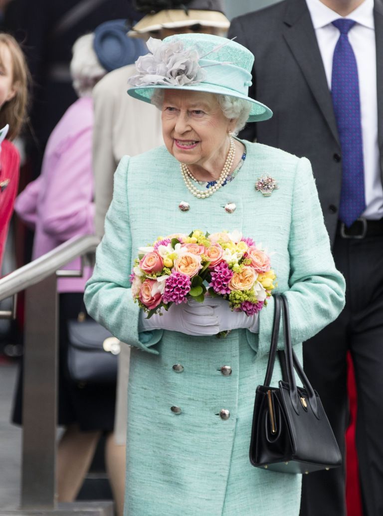 cómo escribirle a la reina Isabel II