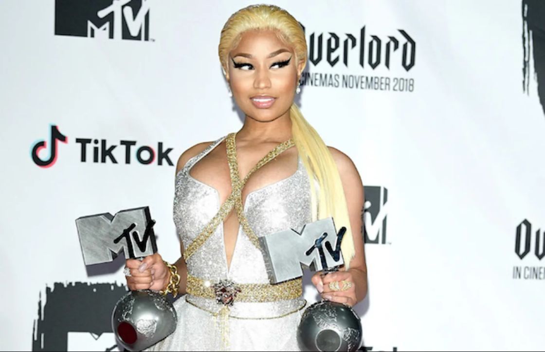 Nicki Minaj buena forma de sombra
