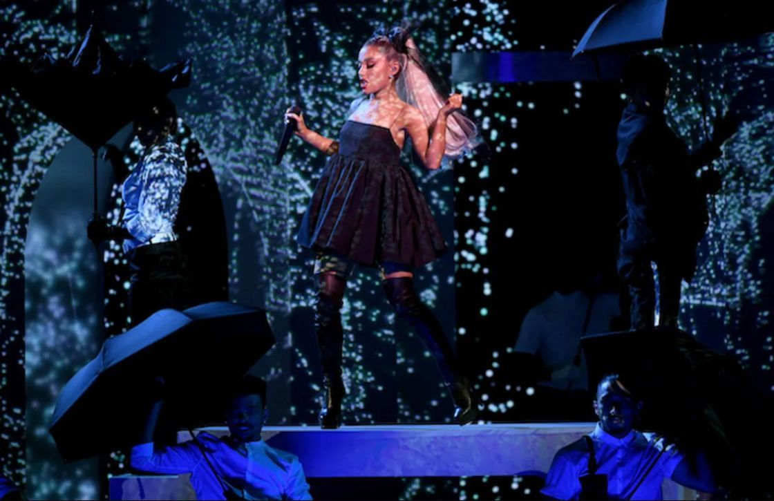 ariana grande bedankt volgend album