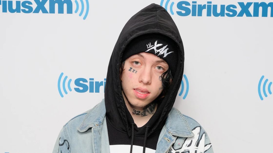 ليل زان يزور استوديوهات SiriusXM.