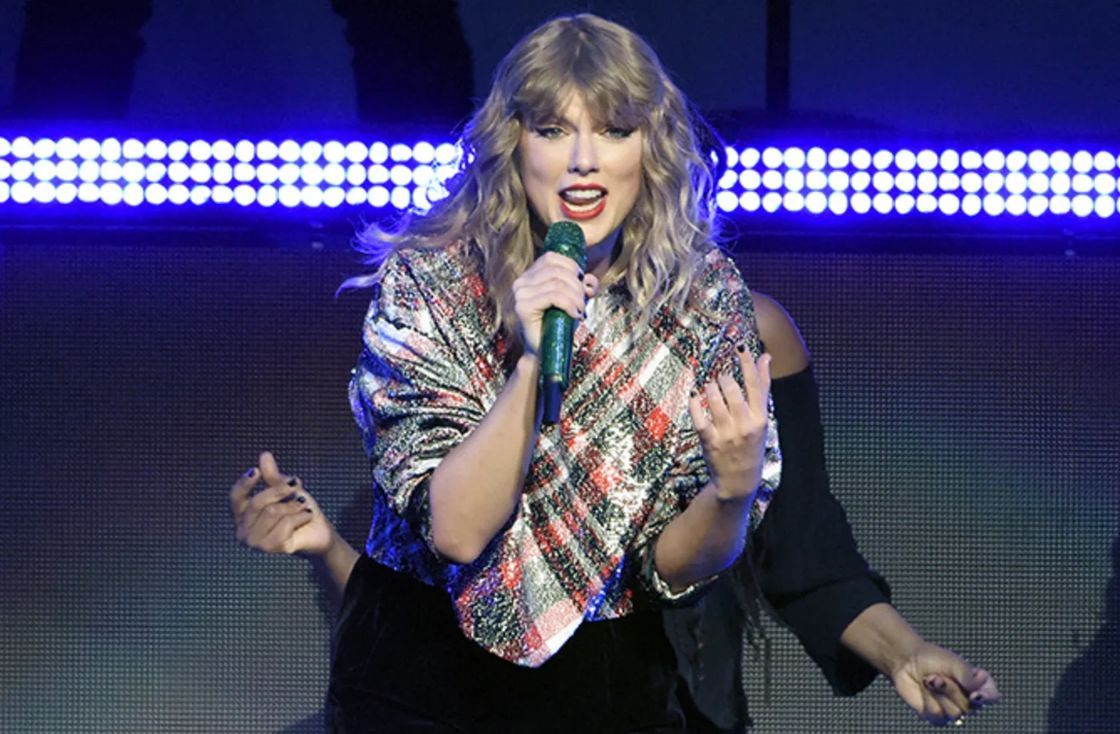 Ini adalah gambar Taylor Swift.