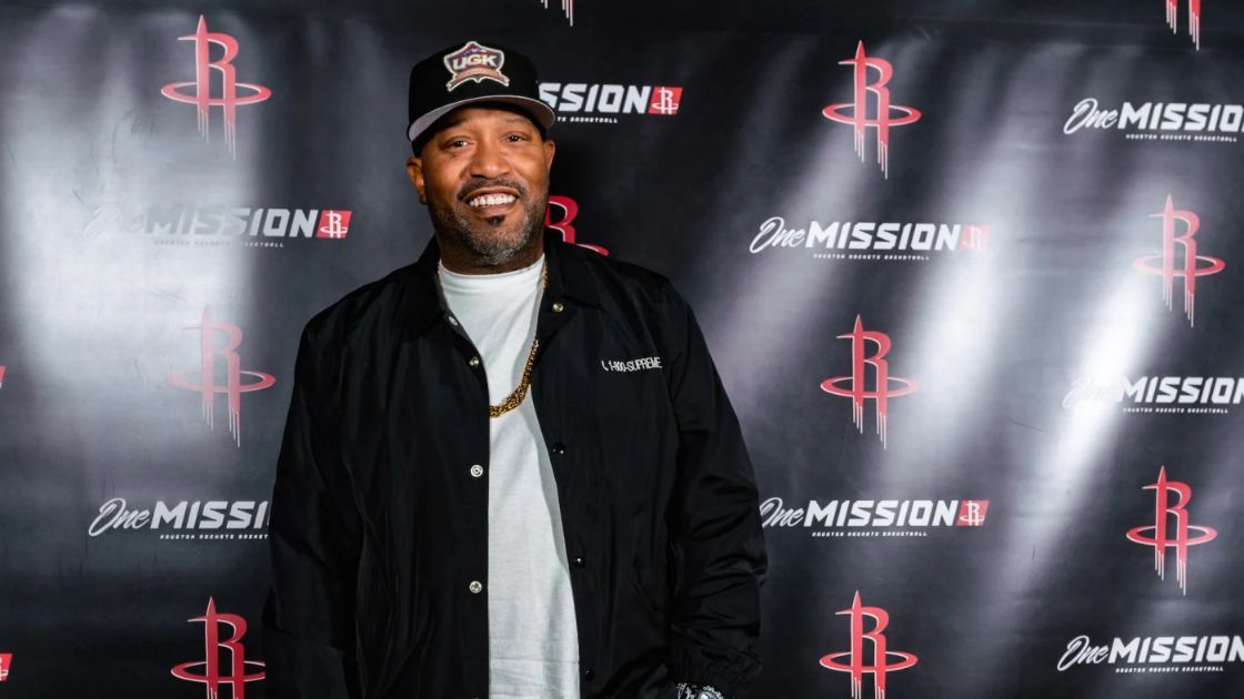 Bun B asiste al partido entre los Houston Rockets y los Oklahoma City Thunder