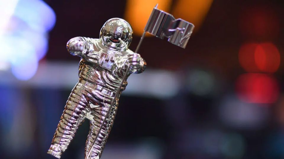 Трофей VMA, відомий як