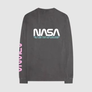 ariana-merch-2