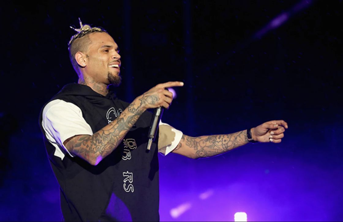 Dies ist ein Foto von Chris Brown.