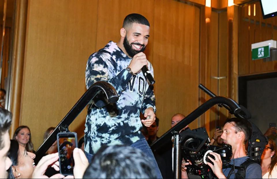 Questa è una foto di Drake.