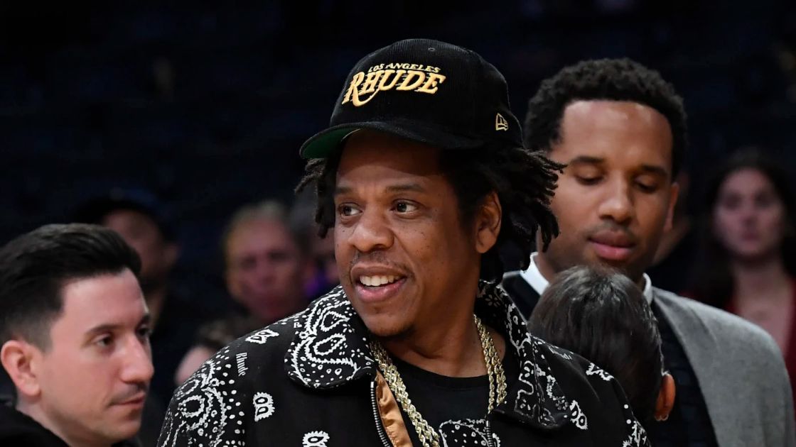 Jay Z uczestniczy w meczu koszykówki Los Angeles Lakers i Milwaukee Bucks