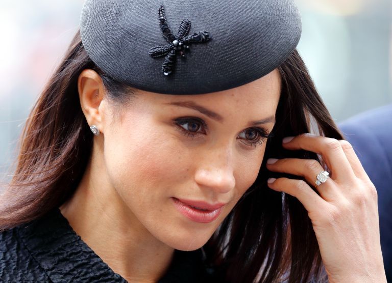 Meghan Markle se 25. aprila 2018 v Londonu, Anglija, udeležuje slovesnosti ob dnevu Anzaca v spomin na zahvalni dan v Westminsterski opatiji.
