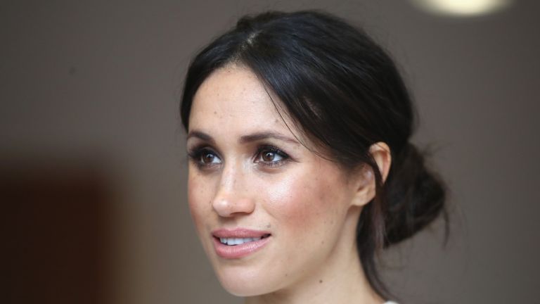 Meghan Markle a pris des notes de la reine lors de sa première apparition à la télévision depuis l
