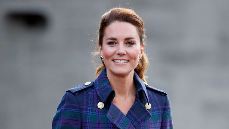 Kate Middleton, duquesa de Cambridge, apresenta uma exibição de cinema drive-in da Disney