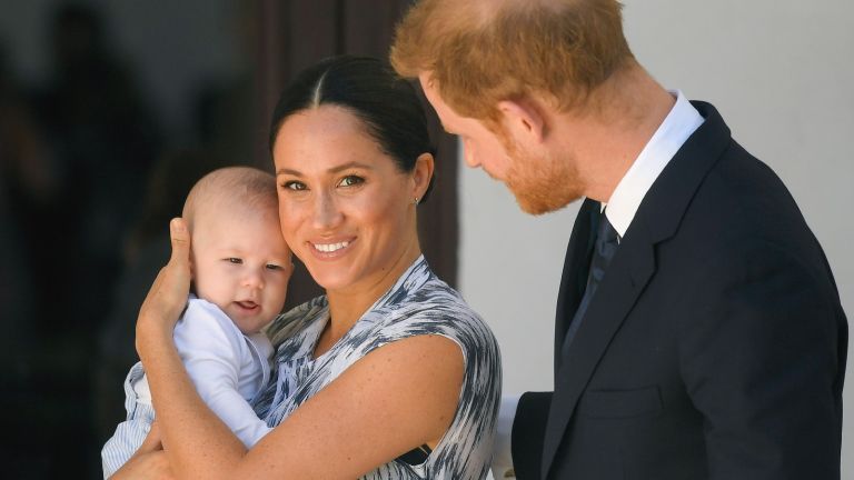 Wird Archie jemals ein Prinz sein? Archie Harrison Mountbatten-Windsor mit Meghan Markle und Prinz Harry