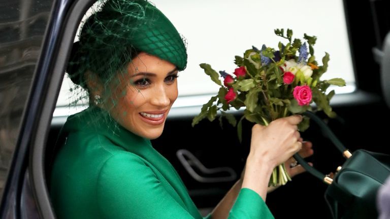 Meghan Markle s cvetjem na dan Commonwealtha