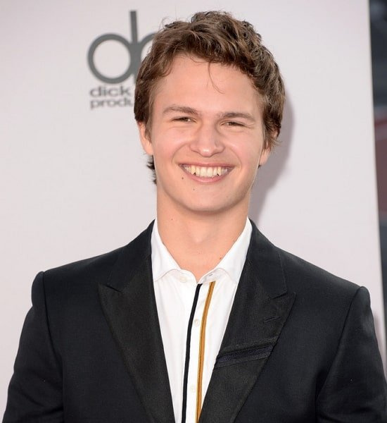 Ansel Elgort Valor neto, edad, novia, familia, biografía y más