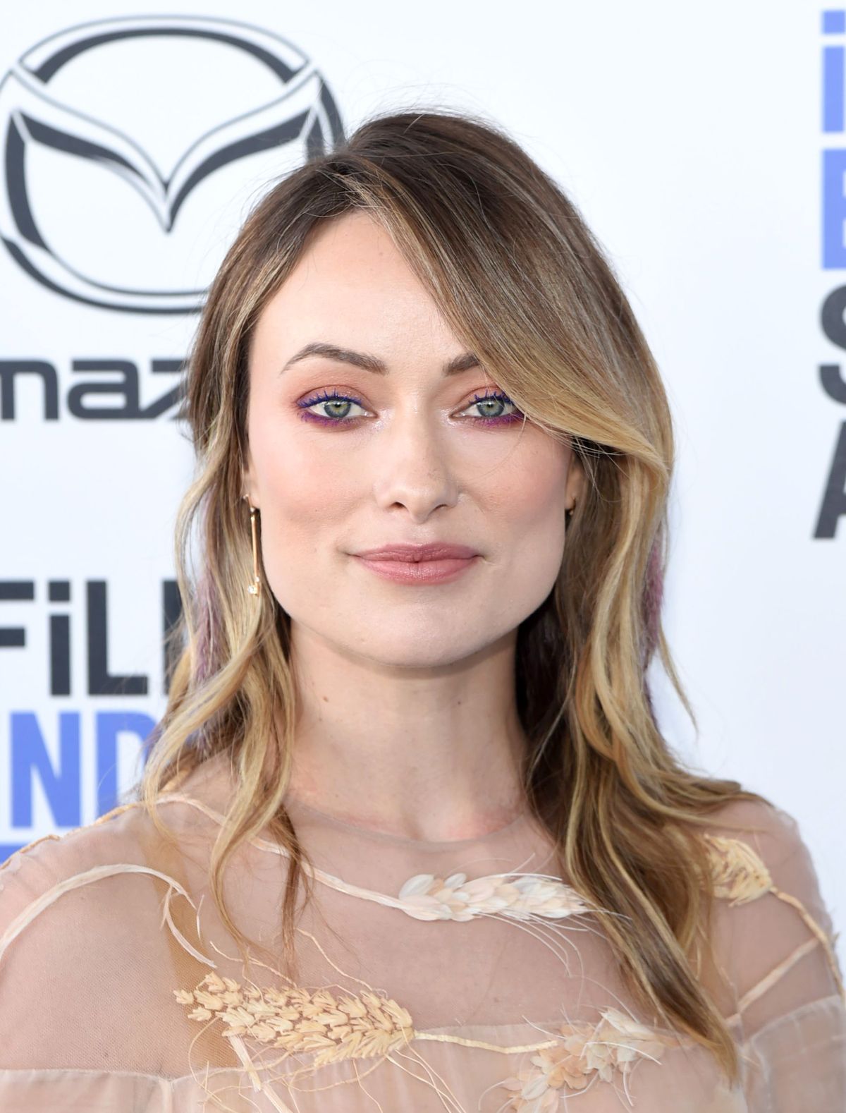 sobrancelha molda arco alto olivia wilde