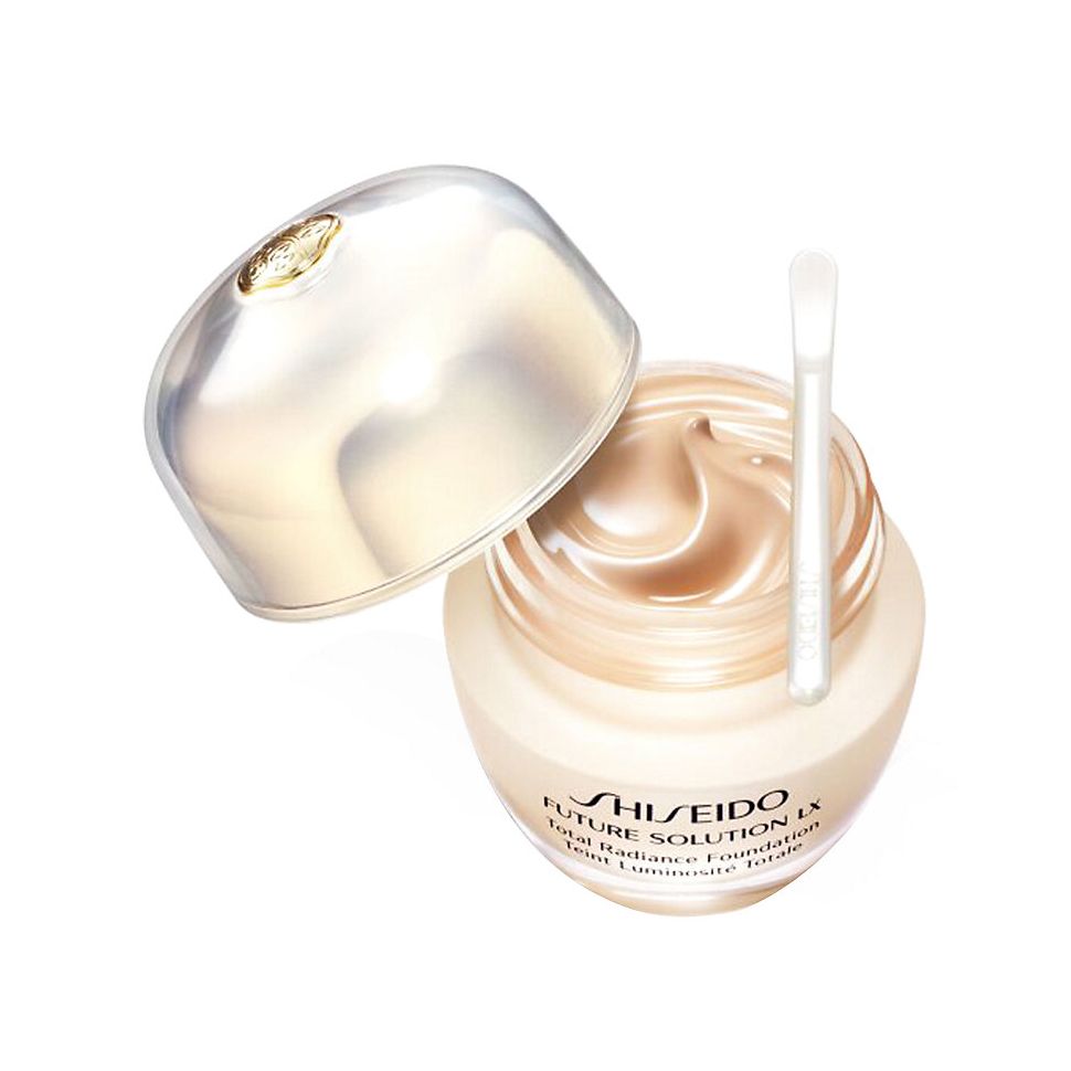 Shiseido Future Solution LX Total Radiance Foundation, £ 65