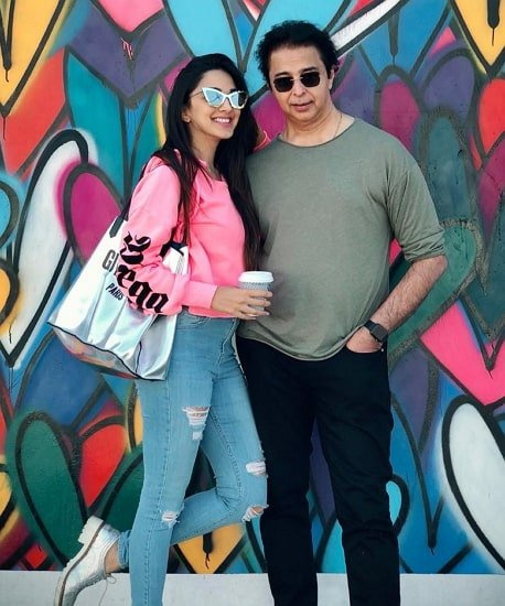Kiara Advani Vater