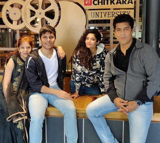 família ritika singh