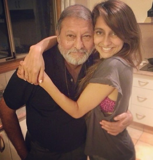   anusha dandekar otec