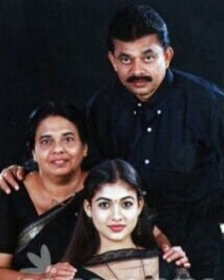 pai e mãe nayanthara