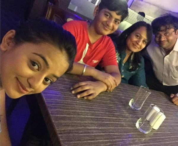 helly shah družina