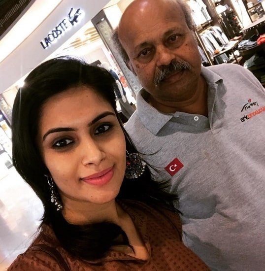 sonu gowda баща