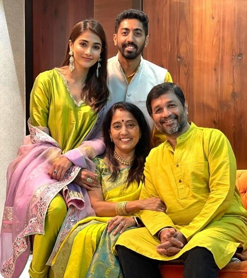 pooja hegde familie