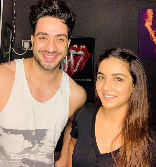 priateľ jasmin bhasin