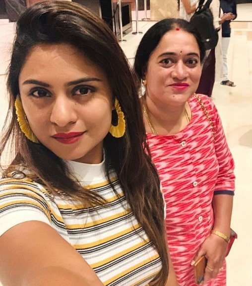 deepika das mãe
