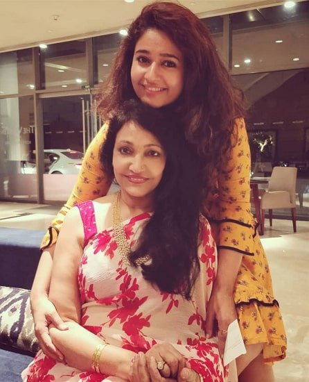 Poonam Bajwa Mutter