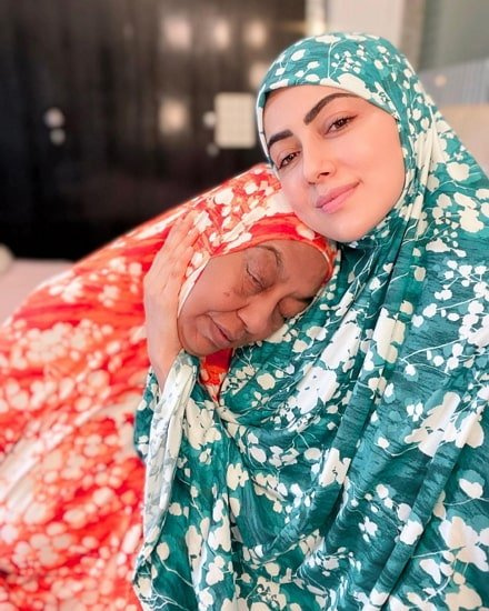 mãe sana khan