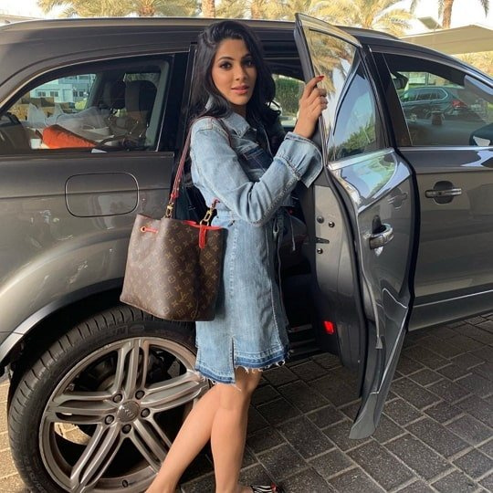 auto nikki tamboli