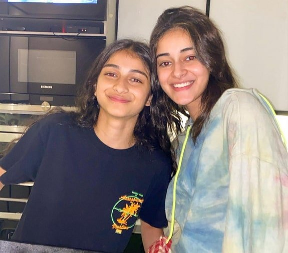 sestra ananya pandey