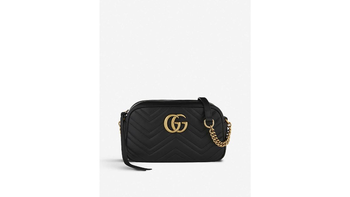 лучшие дизайнерские сумки: маленькая кожаная сумка через плечо Gucci GG Marmont
