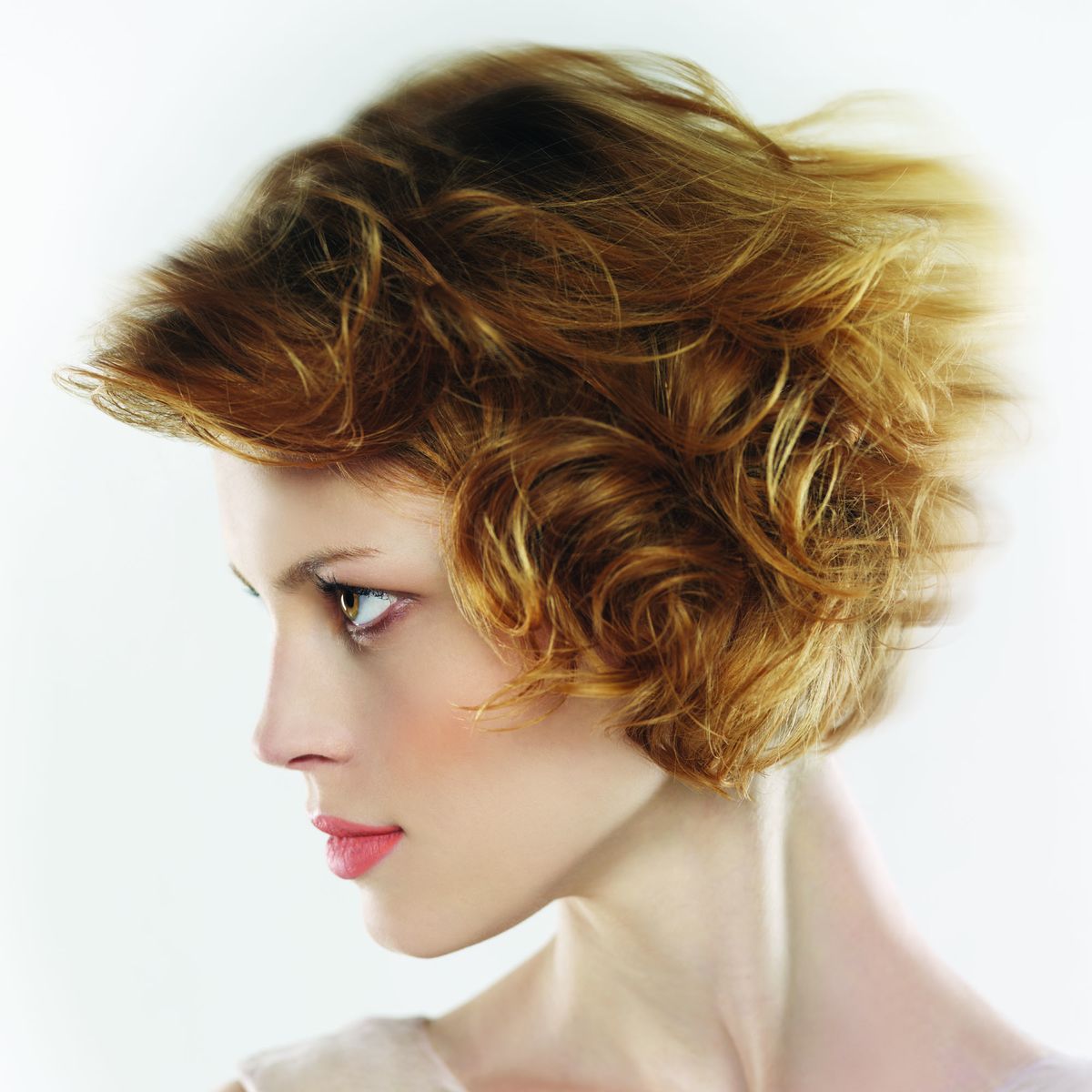 Come asciugare i capelli senza phon: Acconciatura Corta Riccia