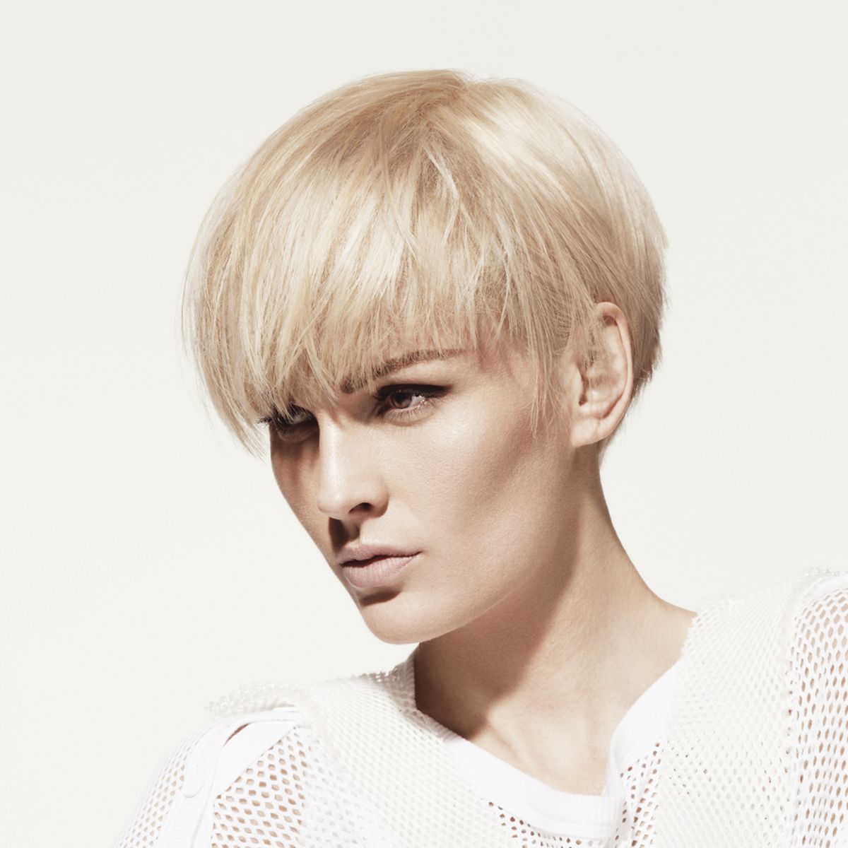 Come asciugare i capelli senza phon: Taglio corto corto con frangia