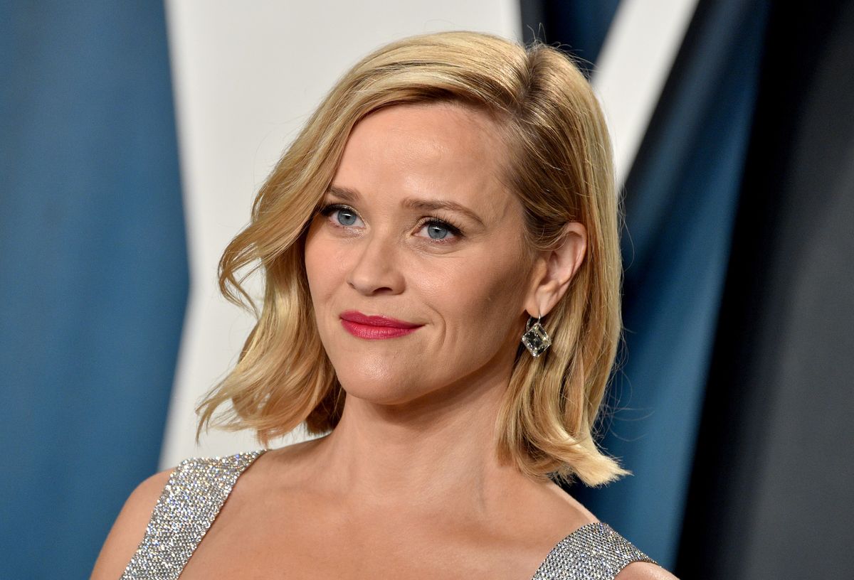 Риз Уизерспун на вечеринке Vanity Fair Oscar Party 2020, организованной Радхикой Джонс в Центре исполнительских искусств Уоллис Анненберг, 9 февраля 2020 года в Беверли-Хиллз, Калифорния.