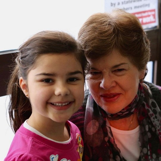 Grace cresceu com a avó