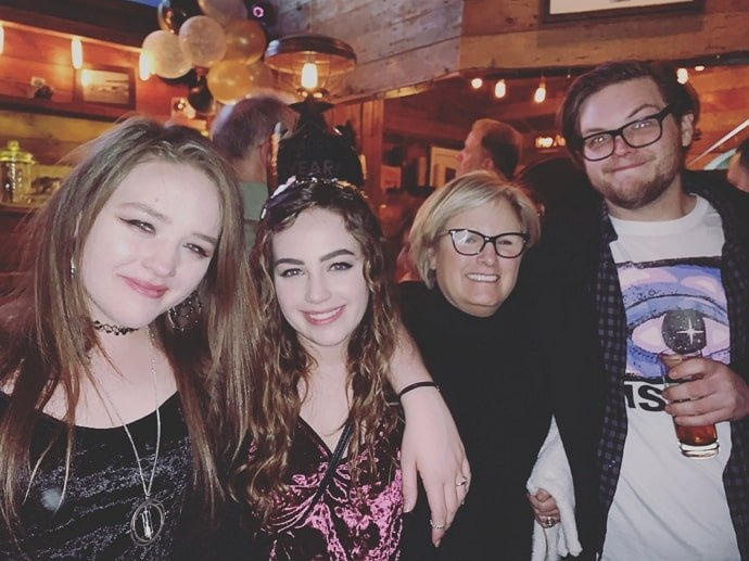 Mary mouser matka