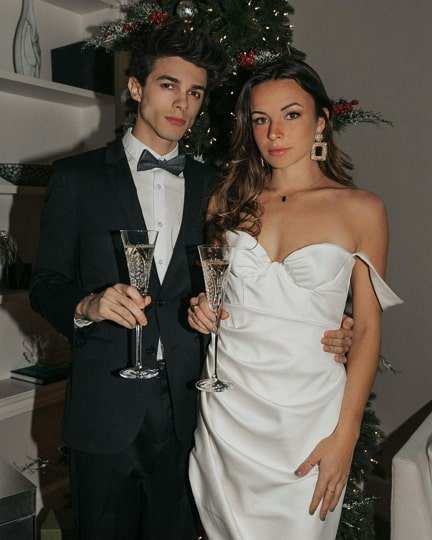 pierson wodzynski priateľ brent rivera
