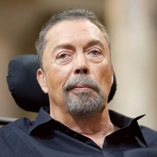  Tim Curry