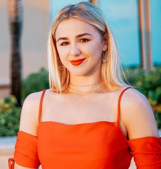 chloe lukasiak