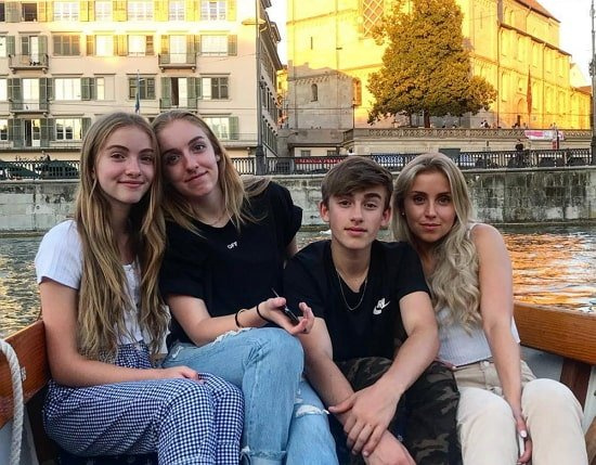 Johnny Orlando Schwestern