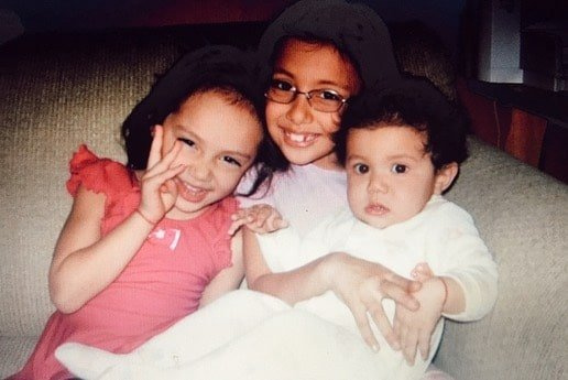 foto de la infancia de avani gregg