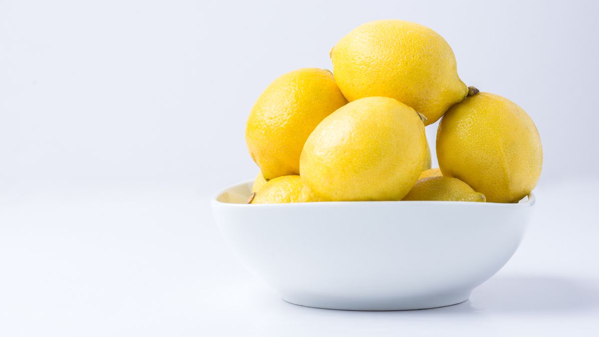 лимун у чинији
