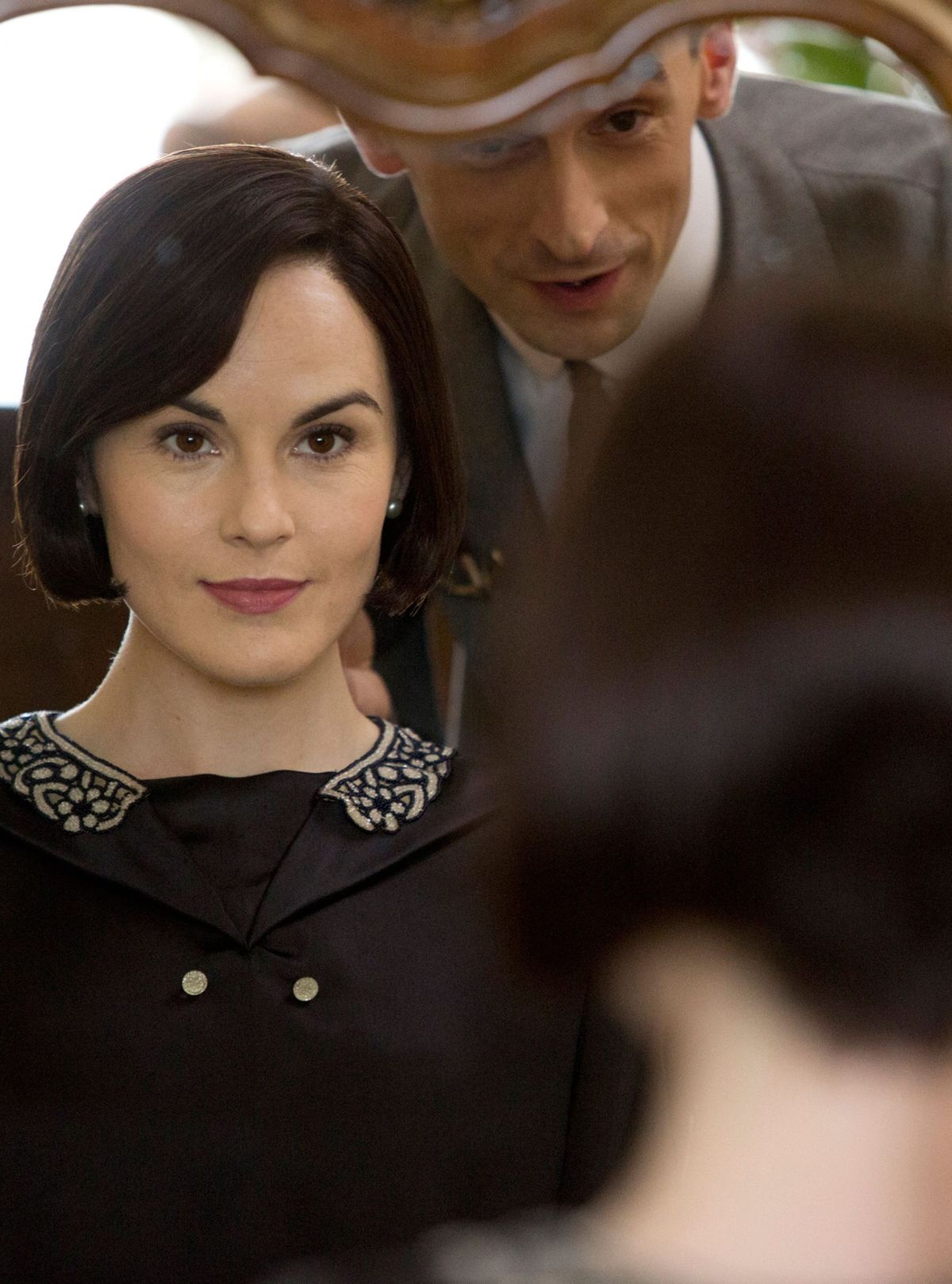 Mary schneidet ihr Haar zu einem Bob (S5E6)
