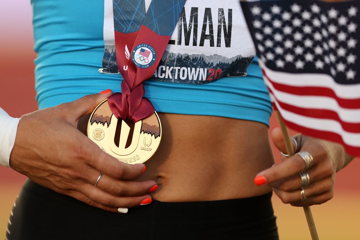 Valarie Allman zdobyła złoty medal na podium po konkursie Kobiet